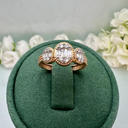 خاتم ألماس بيضاوي مركب بفصوص باغيت ذهب أصفر