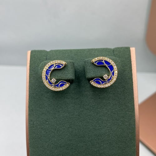 حلق الماس بتصميم هلال ازرق