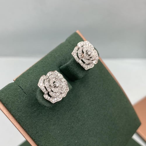 حلق الماس ناعم بوزن 0.71 قيراط