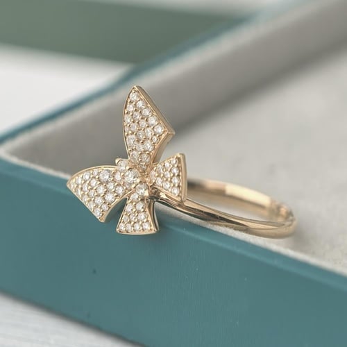 خاتم الماس شكل فراشة فخم