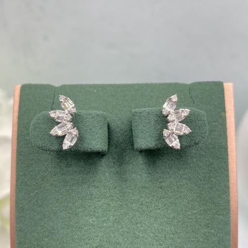 حلق الماس تصميم كلاسيكي بوزن 0.37 قيراط