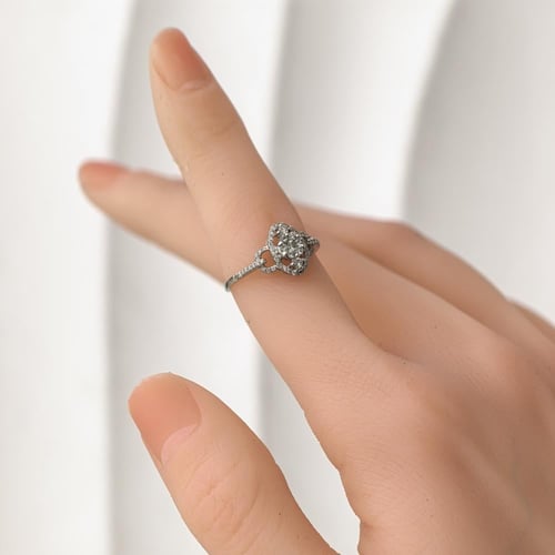 خاتم الماس بيضاوي كلاسيكي