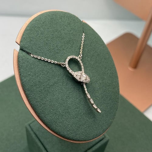 تعليقه الماس على باقيت