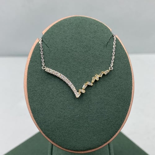 تعليقه الماس بوزن 0.38 قيراط