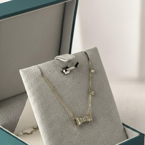 تعليقة الماس سلسلة ناعمة على شكل فيونكة بوزن 0.24...