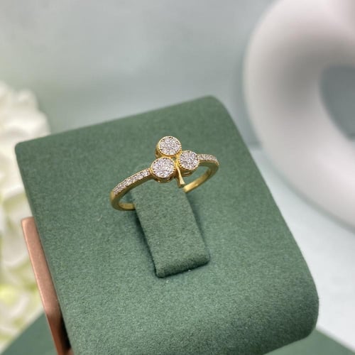 خاتم الماس بلمسه عصريه بوزن 0.17 قيراط