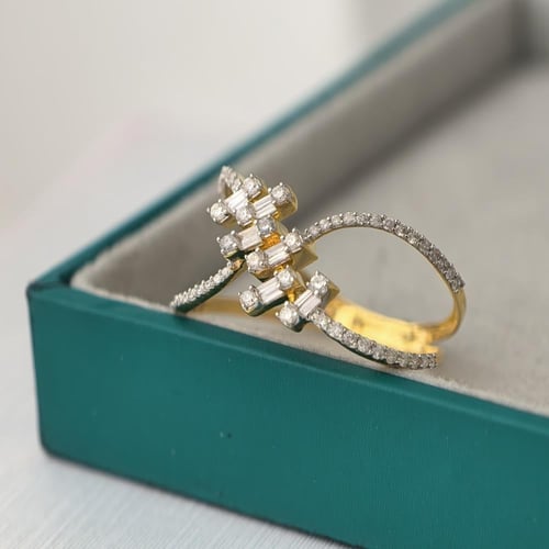 خاتم الماس متقاطع باجيت مرصع أنيق