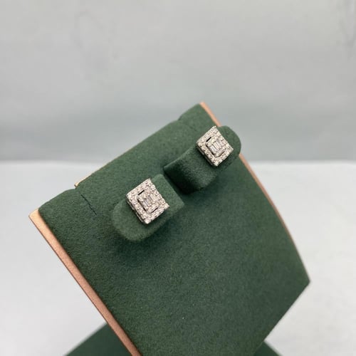 حلق الماس ناعم يومي بوزن 0.38 قيراط