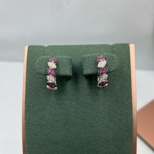 حلق الماس ناعم على احجار املون روبي