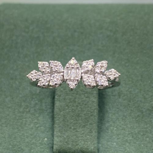 خاتم الماس بلمسه عصريه بوزن 0.21 قيراط