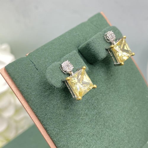 حلق الماس فانسي تصميم عصري بوزن 0.09 قيراط