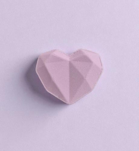 قنبلة الاستحمام الوردية