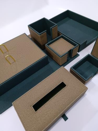 طقم مكتبي مكون من 8 قطع لون أخضر مع بني