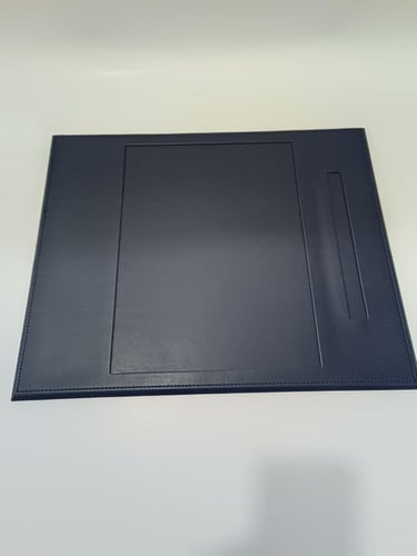 قاعدة إجتماعات من الجلد الإيطالي الفاخر