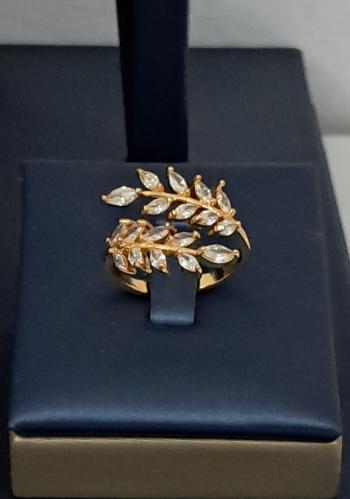 خاتم بمقاس مفتوح على شكل إكليل