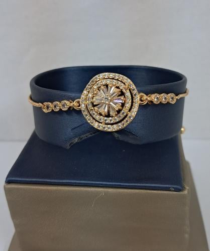 اسوارة إشراقة القمر