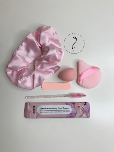 حقيبة صغيرة مع إسم