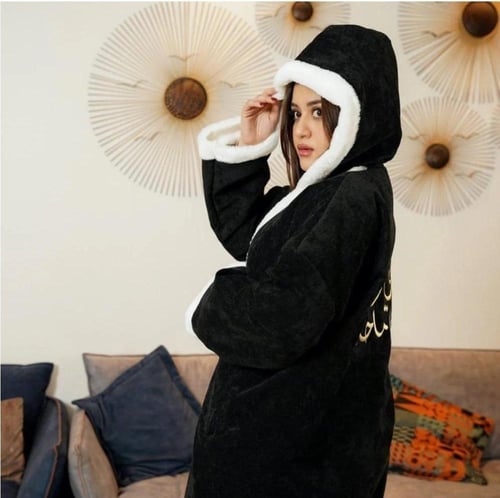 فروة نسائية شتوية بالاسم لون اسود