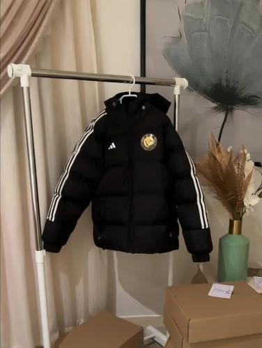 جاكيت شتوي بتصميم ناديك المفضل