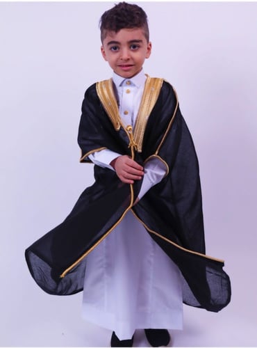 بشت اطفال اسود بالاسم