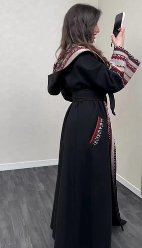 بشت شتوي انيق مطرز بالسدو التراثي