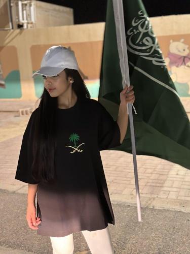 تيشرت سيفين ونخلة اسود