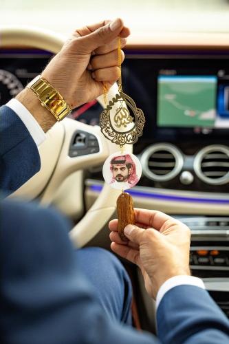 تعليقة سيارة شكل قطرة بالاسم والصوره