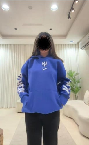 بلوفر الهلال الجديد الأكثر طلباً