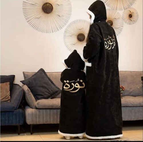 فروة نسائية شتوية بالاسم لون اسود