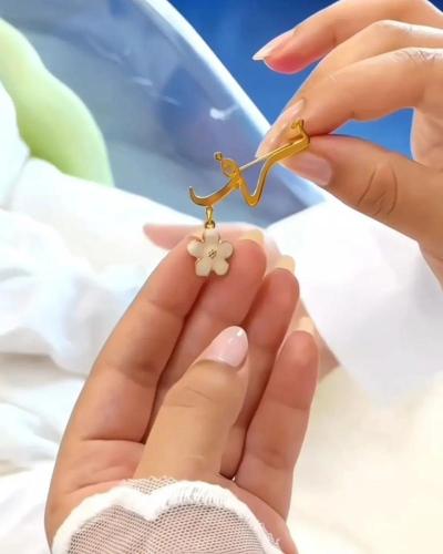 بروش مواليد بنات بالاسم مع ورده