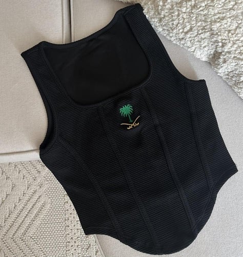 توب بتطريز سيفين ونخلة