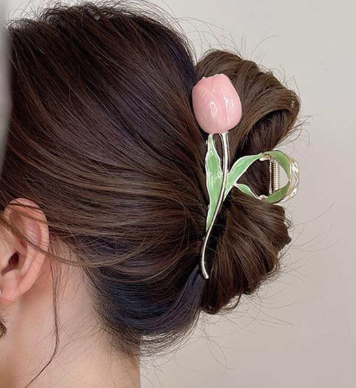 مشبك شعر بشكل زهرة الزنبق