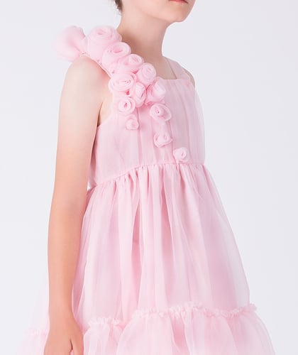 فستان وردي مزين