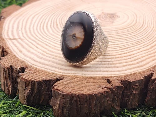 خاتم سليماني مميز و نادر فلور أبيض محدد بالأسود و...