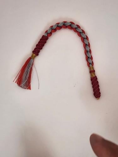 كركوشه سبحه باللون الأحمر و الرصاصي