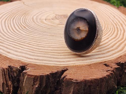 خاتم سليماني مميز و نادر فلور أبيض محدد بالأسود و...