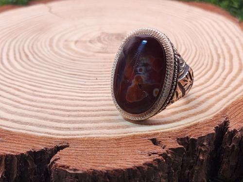 خاتم عقيق يماني كرزي مصور وجه الجوكر صياغه عارف مق...