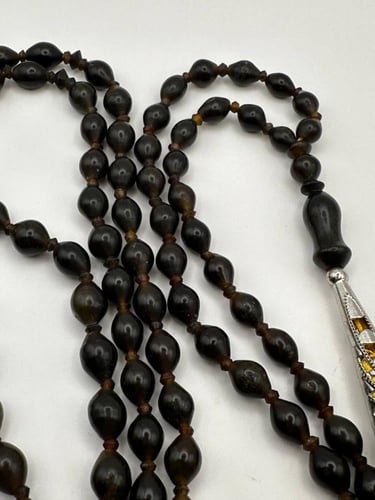 سبحه باي زهر أو شاه مقصود لون اسود مميز