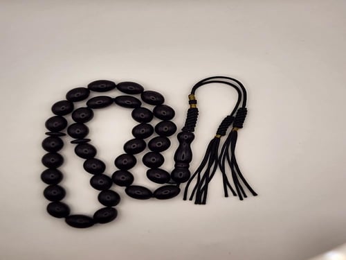 سبحه باللون الأسود بكركوشه كويتيه