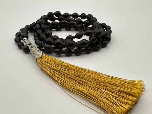 سبحه باي زهر أو شاه مقصود لون اسود مميز