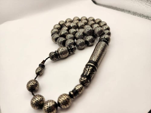 سبحه يسر مطعمه بالفضه قص دائري