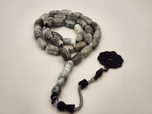 سبحه رماديه بطربزونه 33 خرزه قص برميلي 13.5 طول 8....