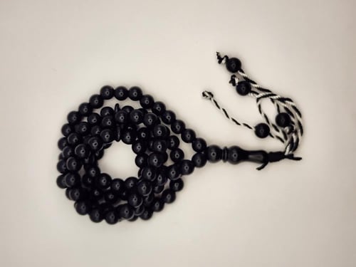 سبحه 99 خرزه 7.5 ملي باللون الاسود