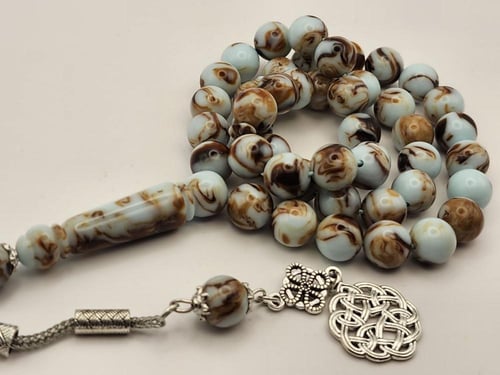 سبحه بكالايت 10 ملي 45 خرزه باللون الفستقي