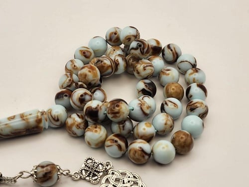 سبحه بكالايت 10 ملي 45 خرزه باللون الفستقي