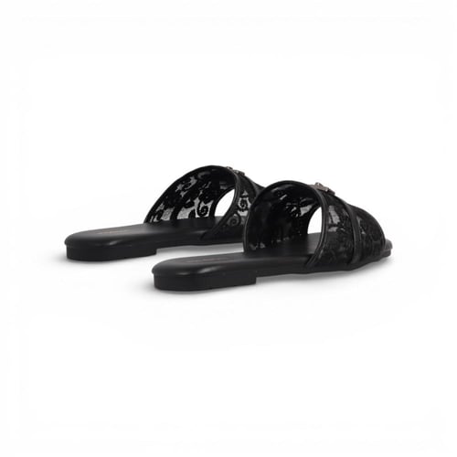 شبشب سليبر من مادلين - أسود