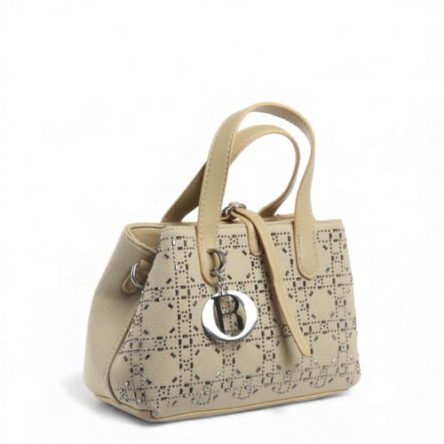 شنطة نسائية من مادلين - أصفر