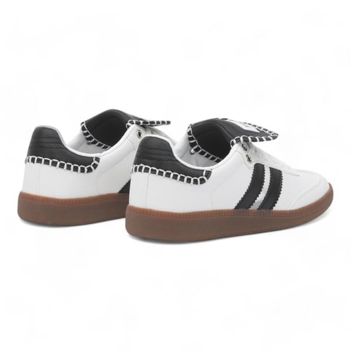 حذاء رياضي نسائي من مادلين - أسود