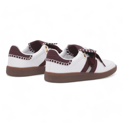 حذاء رياضي نسائي من مادلين - عنابي