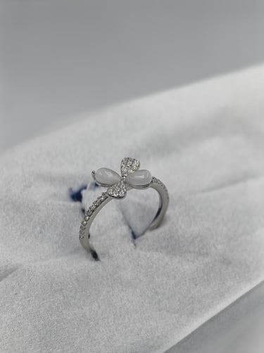 خاتم "فيونكة الأحلام" - فضة 925 مرصّع بالزركون وحج...